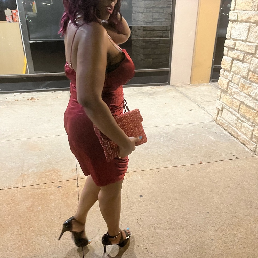 Plus Size Red Side Ruched Bodycon Dress - Picture 7 of 7